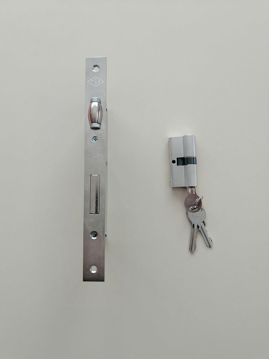 154*35  BARELLİ MAKARALI ÇİFT TURLU KİLİT