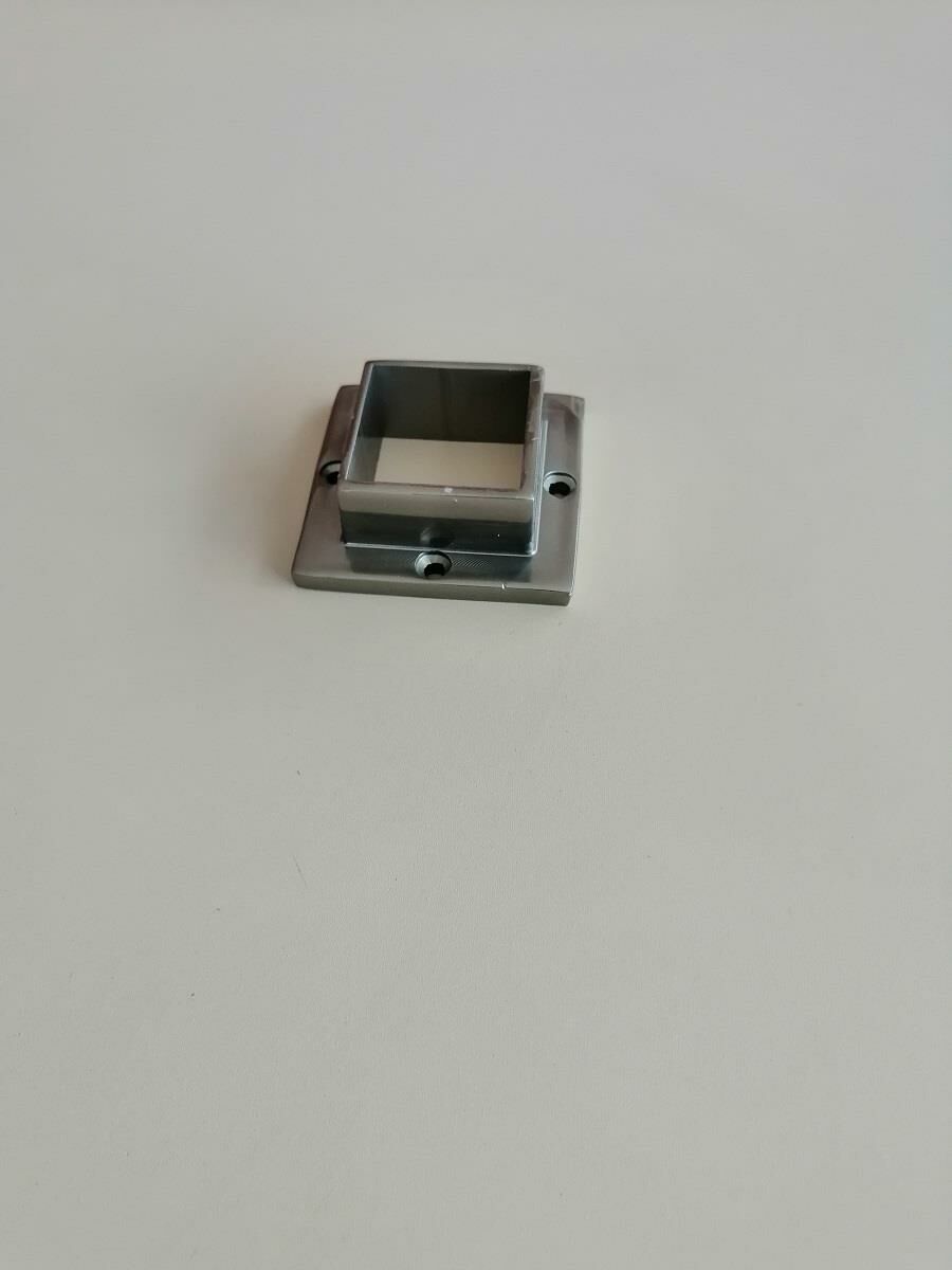 40*40 4 DELİKLİ DUVAR VE YER FLANŞI BRONZ VM-3021