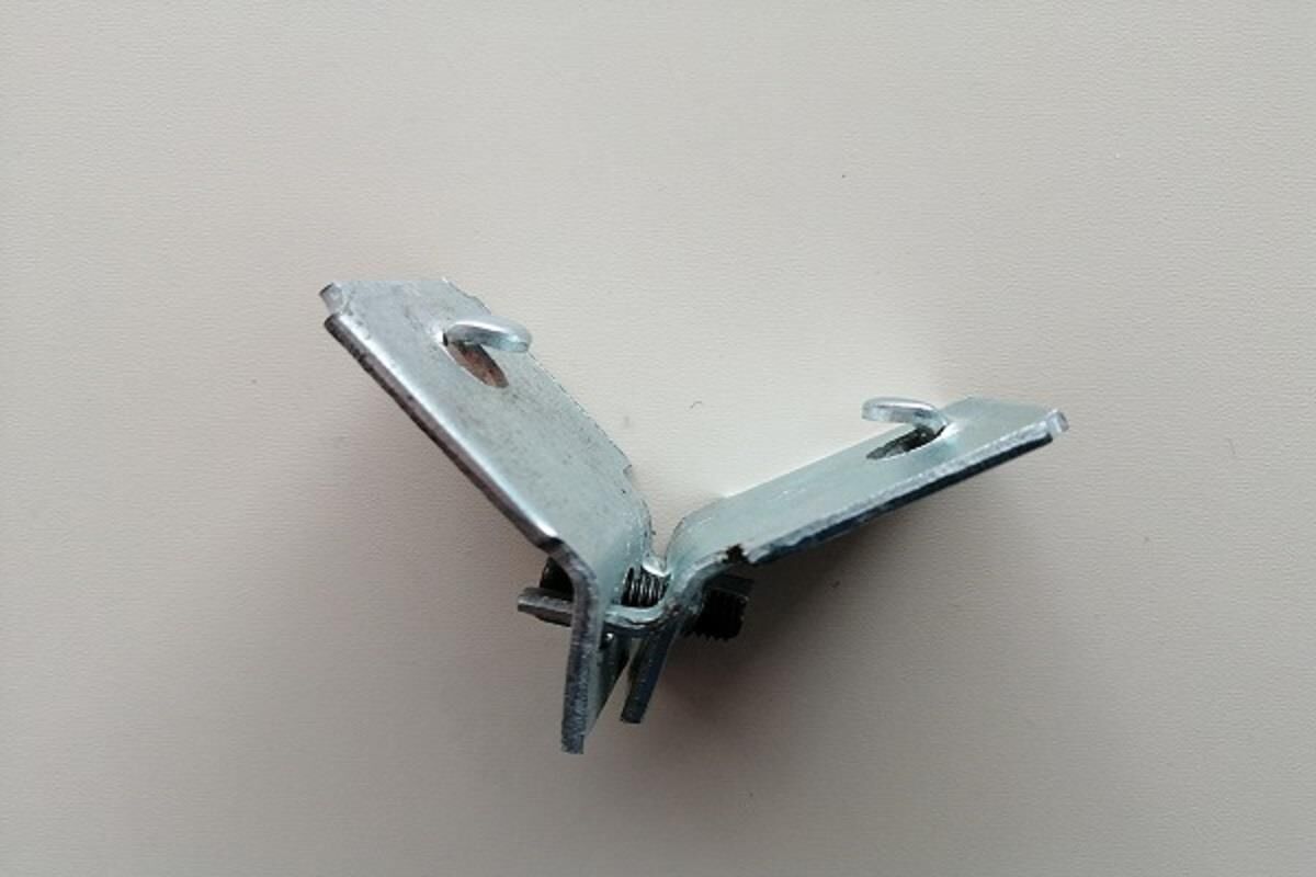 ALDOKS KÖŞE TAKOZU METAL ALYANLI