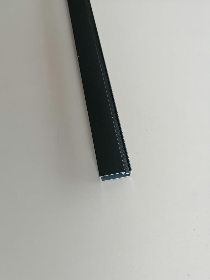 YVZ-7024 /17*25 SİNEKLİK PROFİLİ SİYAH  / 6 MT