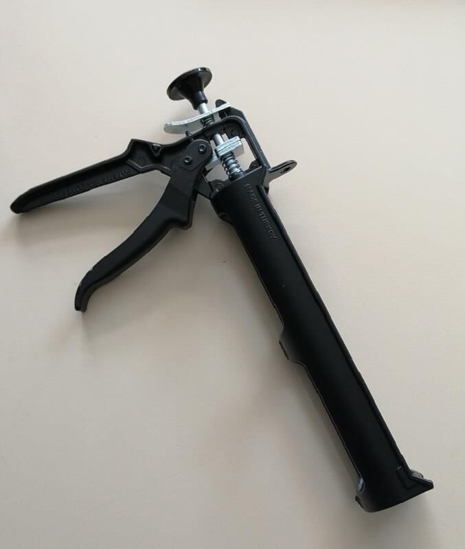 ROX  PROFOSYONEL SLİKON TABANCASI SİYAH